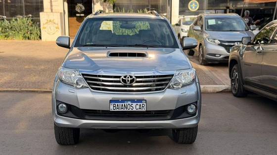 TOYOTA HILUX 2.7 SR 4X2 CD 16V FLEX 4P AUTOMÁTICO TOYOTA HILUX 2.7 SR 4X2 CD 16V FLEX 4P AUTOMÁTICO